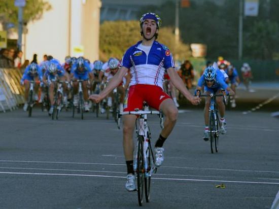 Johan Le Bon passe la ligne