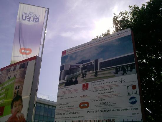 Nouveaux bâtiments de l'ESSCA-jpg