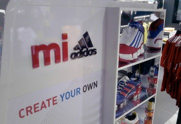 shelf adidas store champs elysees