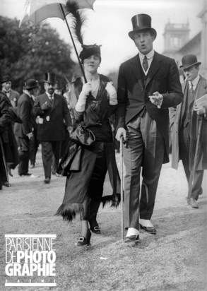 Mode à Longchamp. Paris, 17 mai 1914.  © Albert Harlingue / Roger-Viollet
